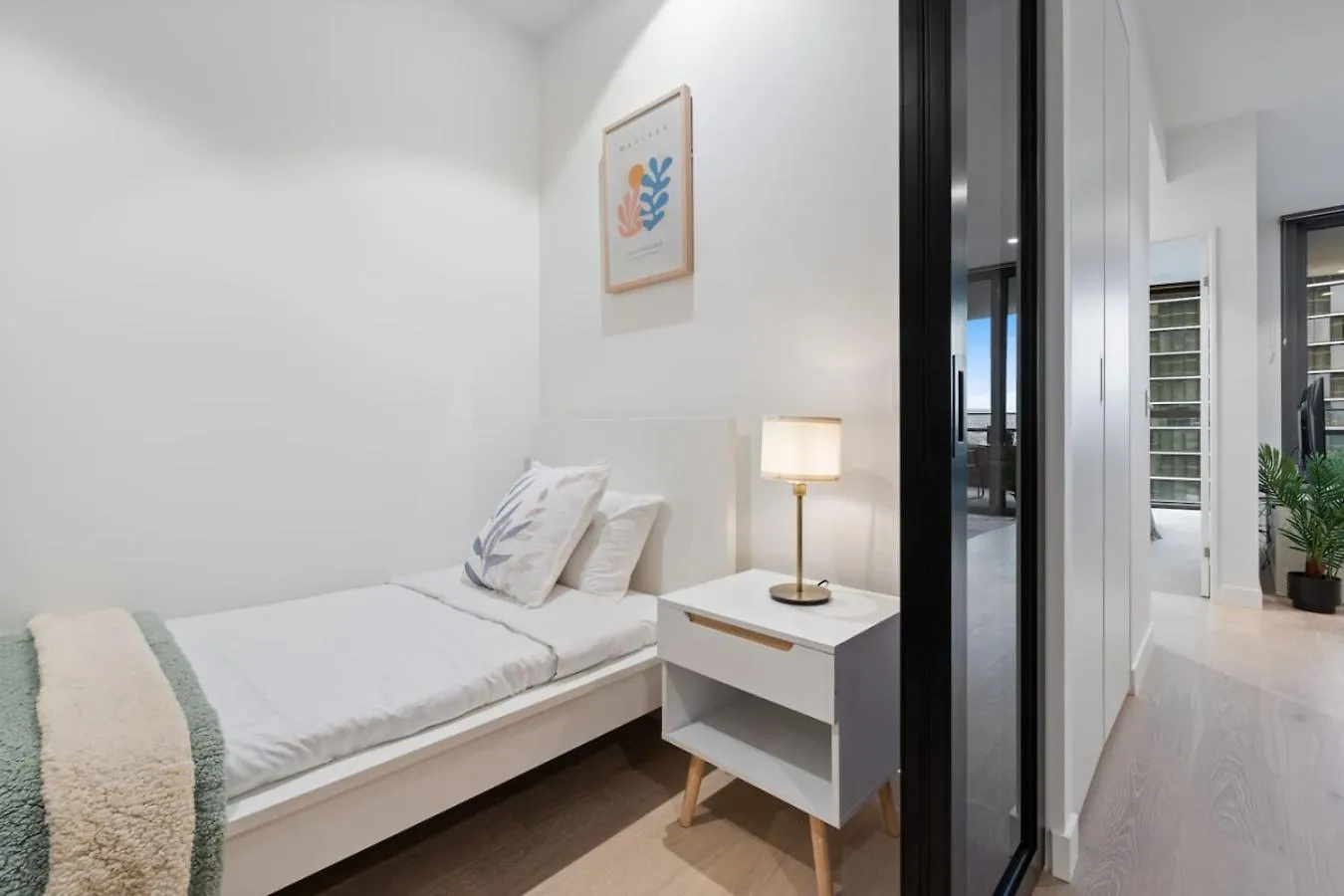 Apartment Designer 2 Bed In Queens Wharf Riverfront Cbd Gem Brisbane Australia
