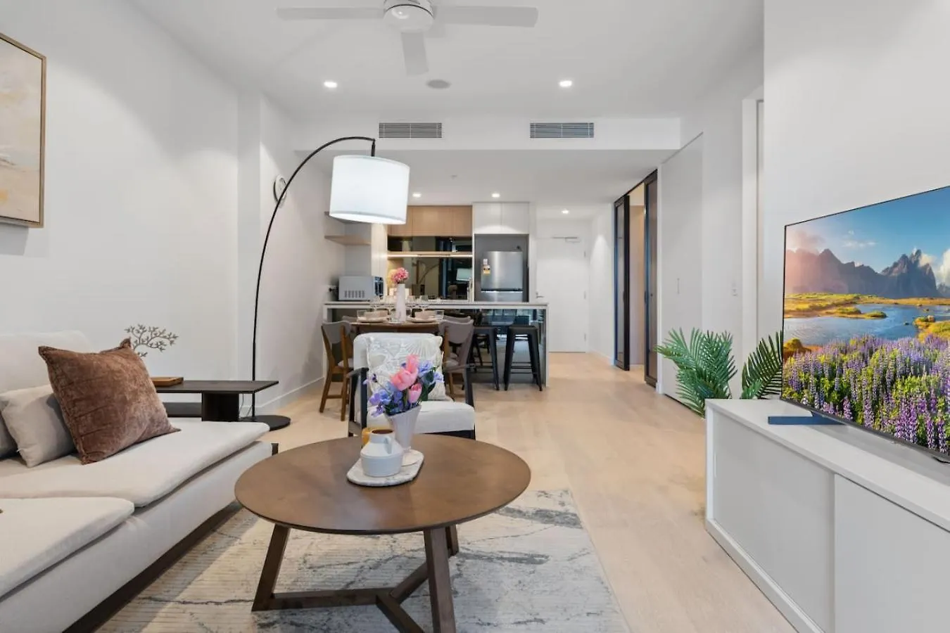 Designer 2 Bed In Queens Wharf Riverfront Cbd Gem Brisbane